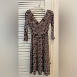 Maggy London 3/4 sleeves dress, size 6. Wore once. Like new